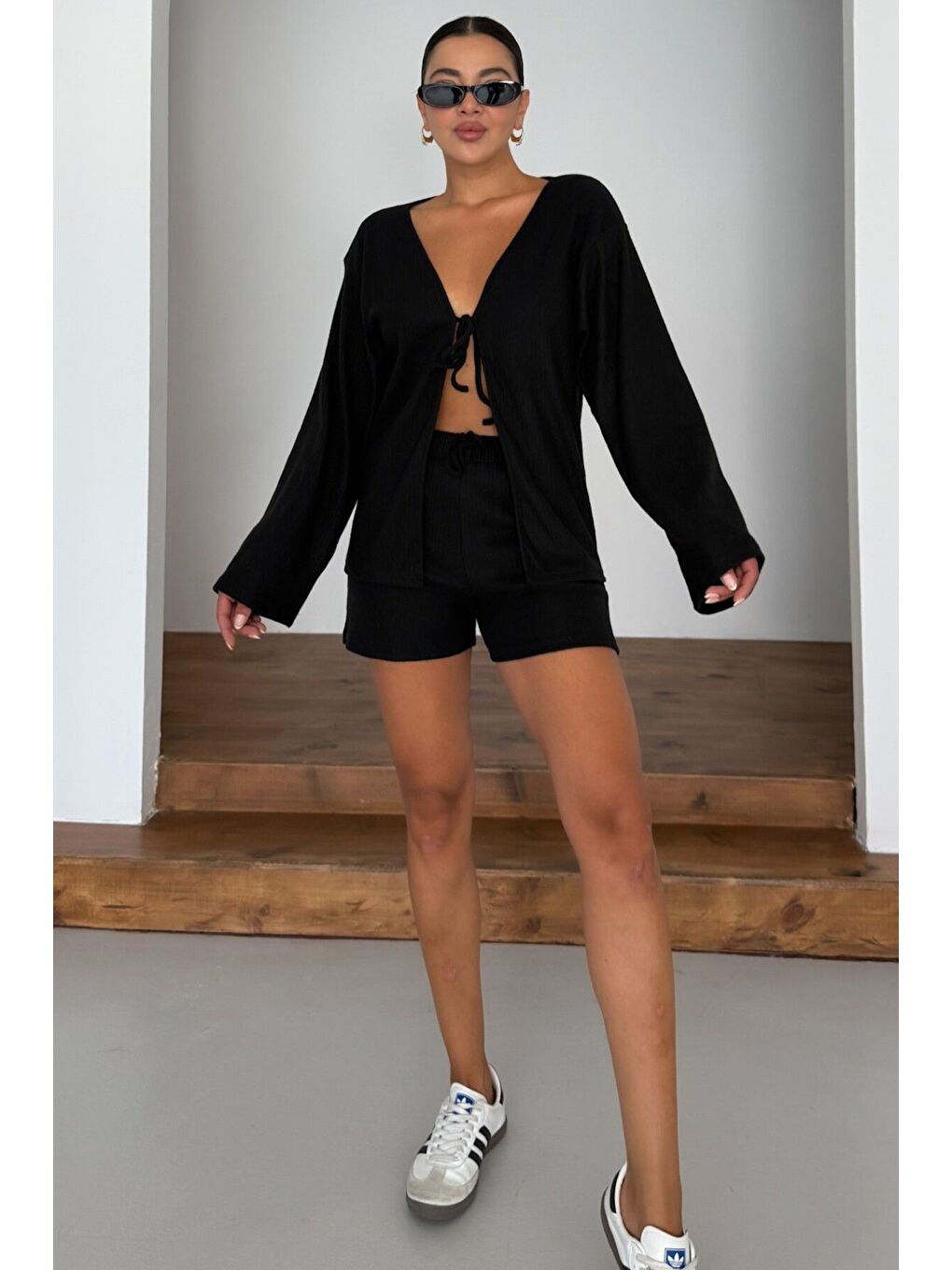 Kadın Siyah Önü Bağlama Detaylı Alt-Üst Şortlu İnterlok Takım-2