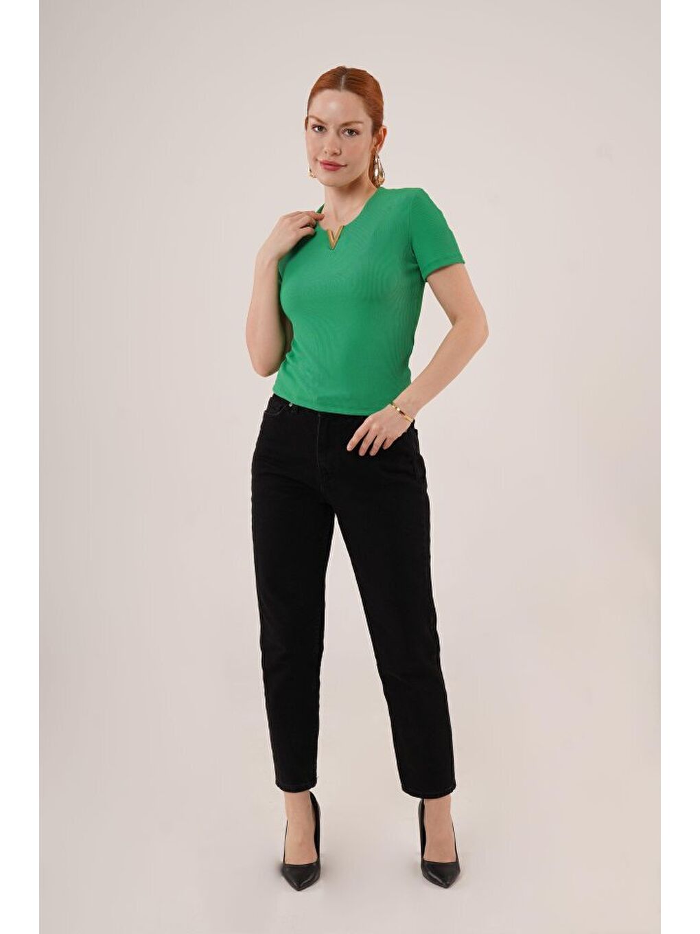 Kısa Kollu Yaka Detaylı Kaşkorse Yeşil Bluz-1