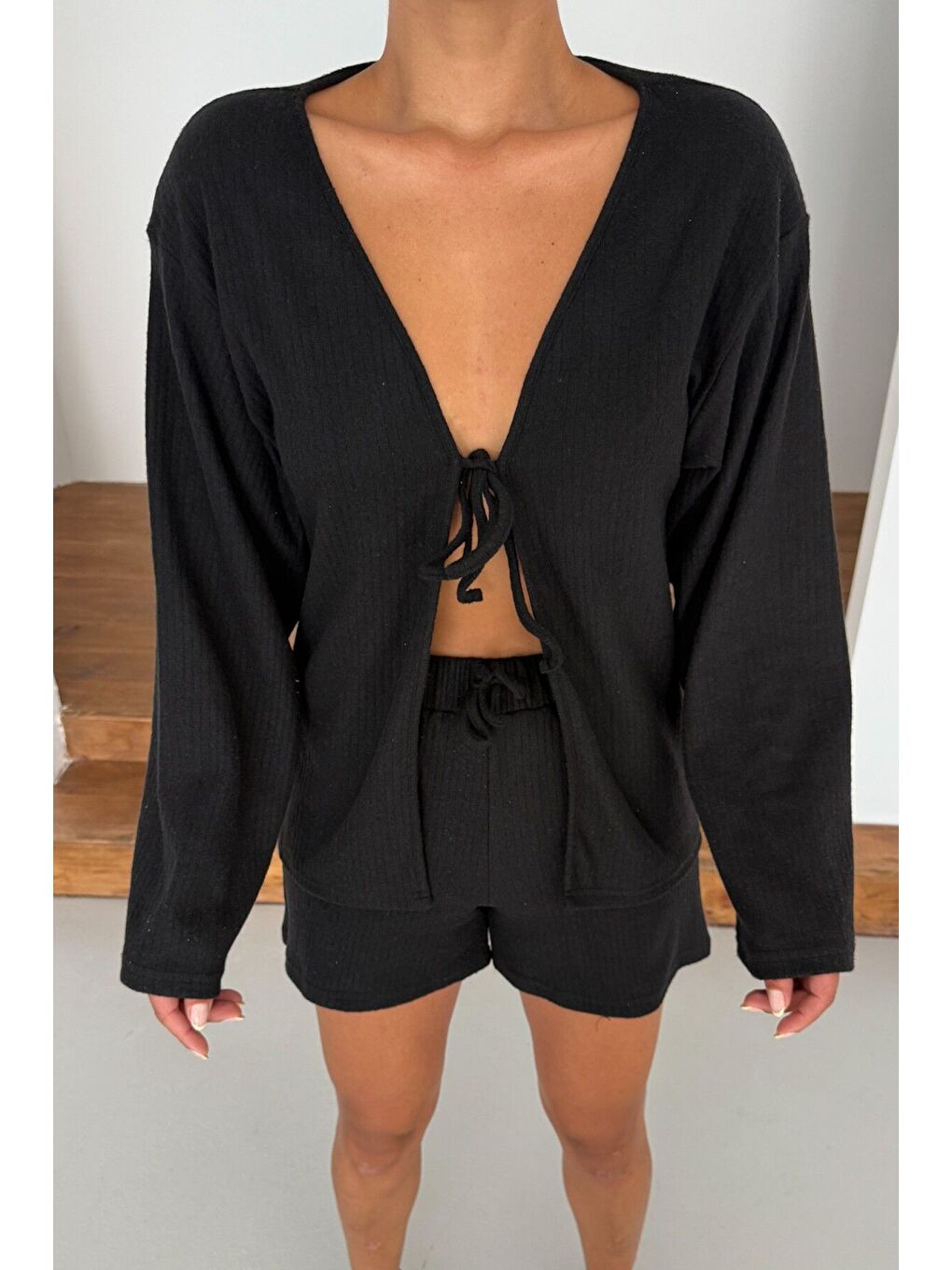 Kadın Siyah Önü Bağlama Detaylı Alt-Üst Şortlu İnterlok Takım-4