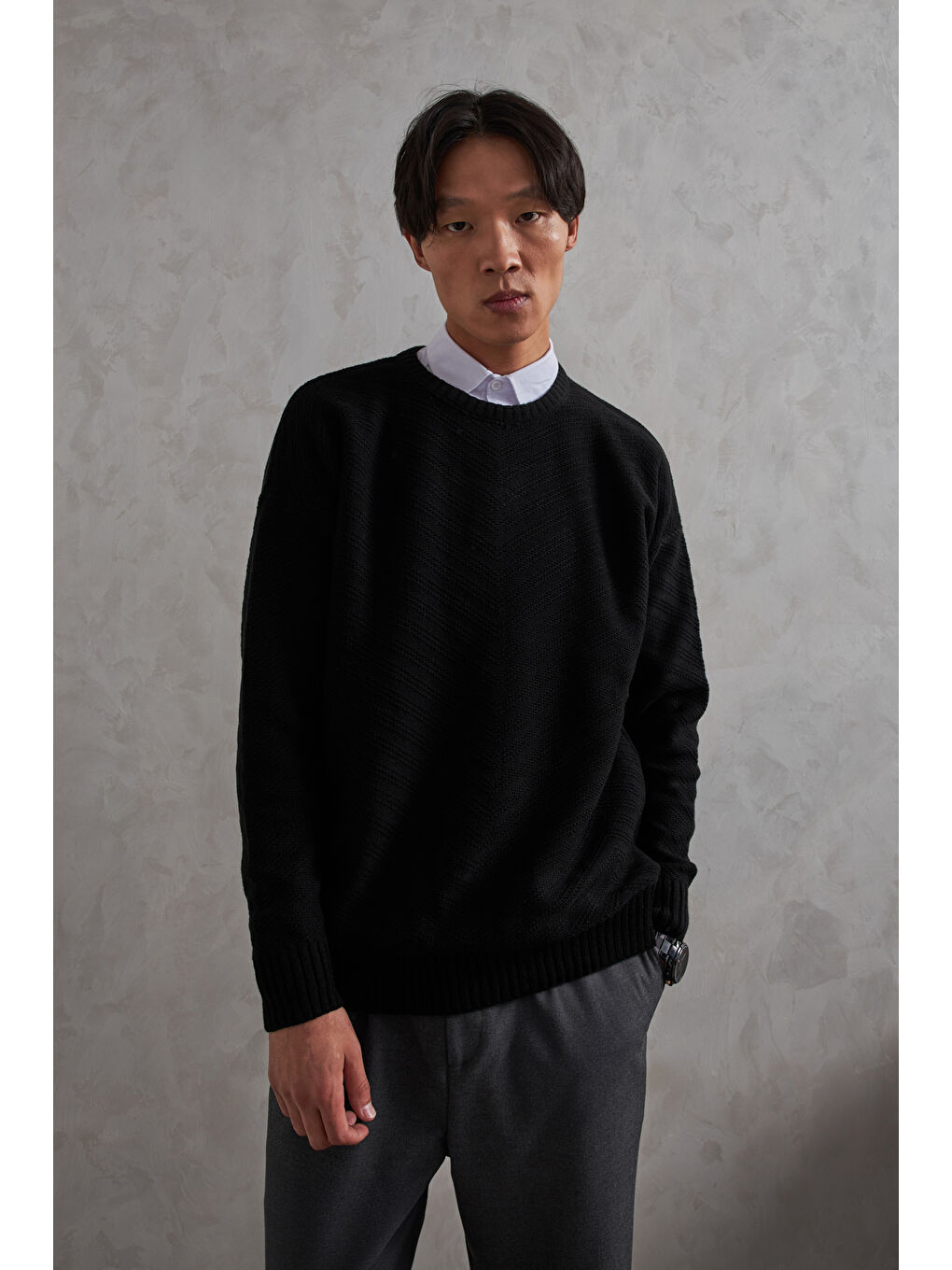 Siyah Erkek Bisiklet Yaka Oversize Ters Örgü Desen Kazak-1