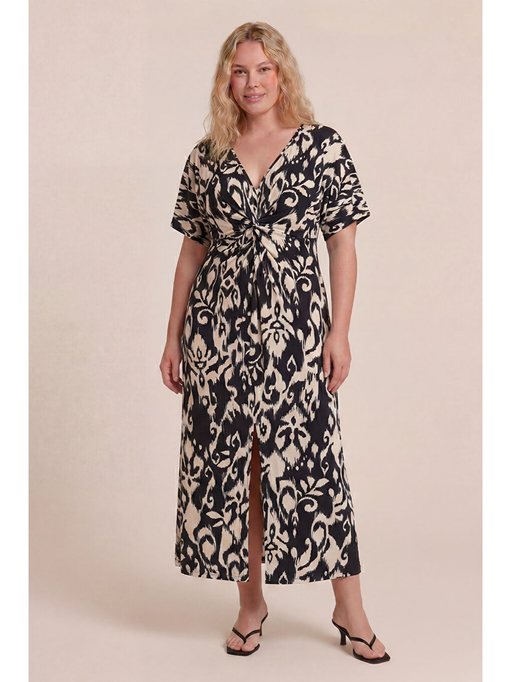 Siyah Önü Düğümlü Örme Elbise-4