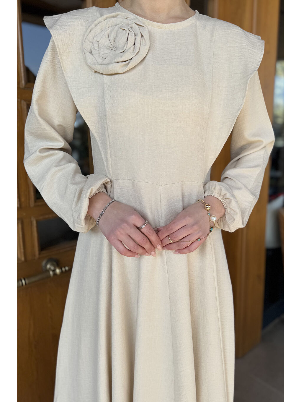 Bej Gül Detaylı Kadın Kloş Elbise-2