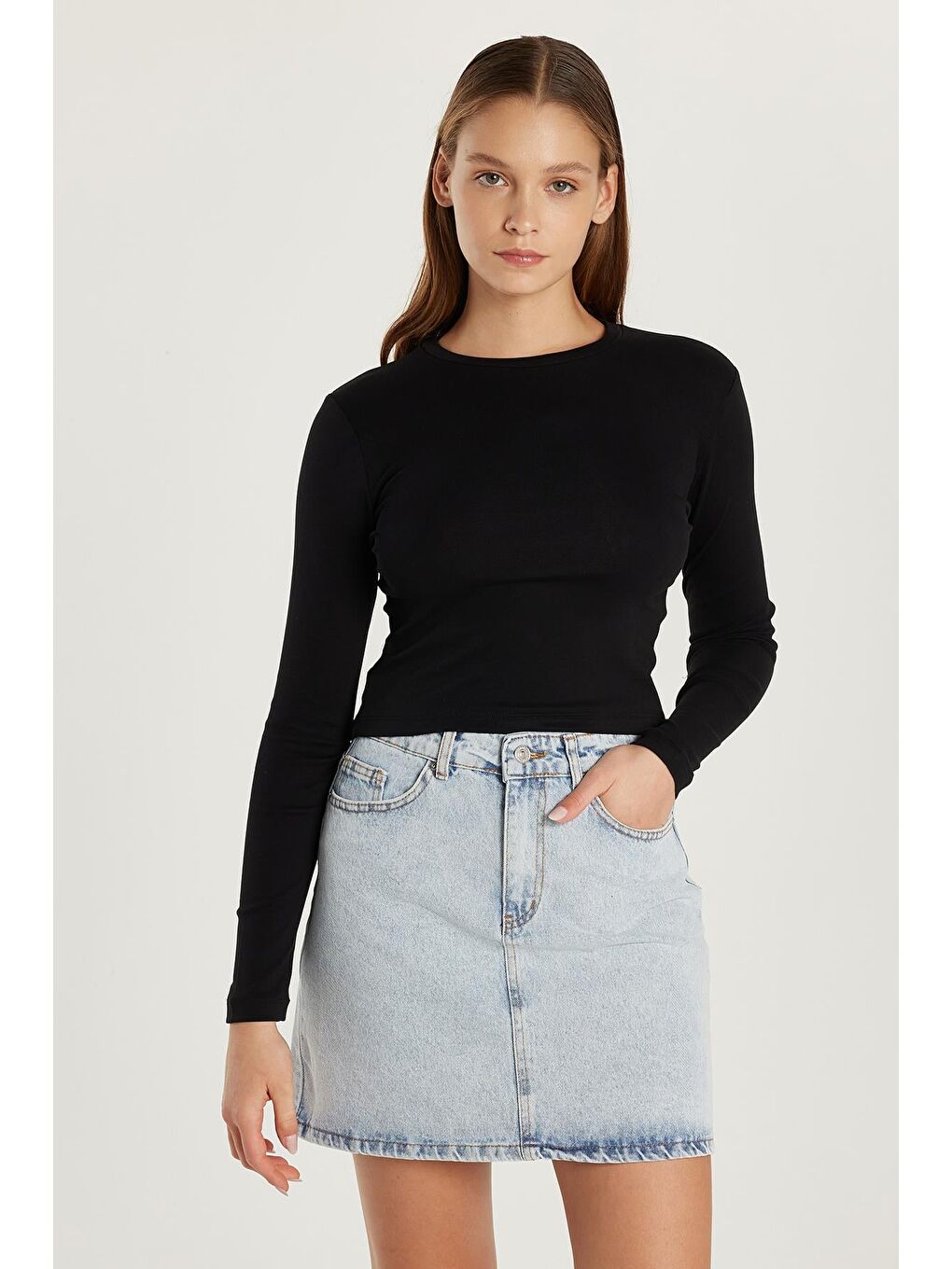 Kadın Slim Fit Dar Kesim Bisiklet Yaka Siyah Bluz-2