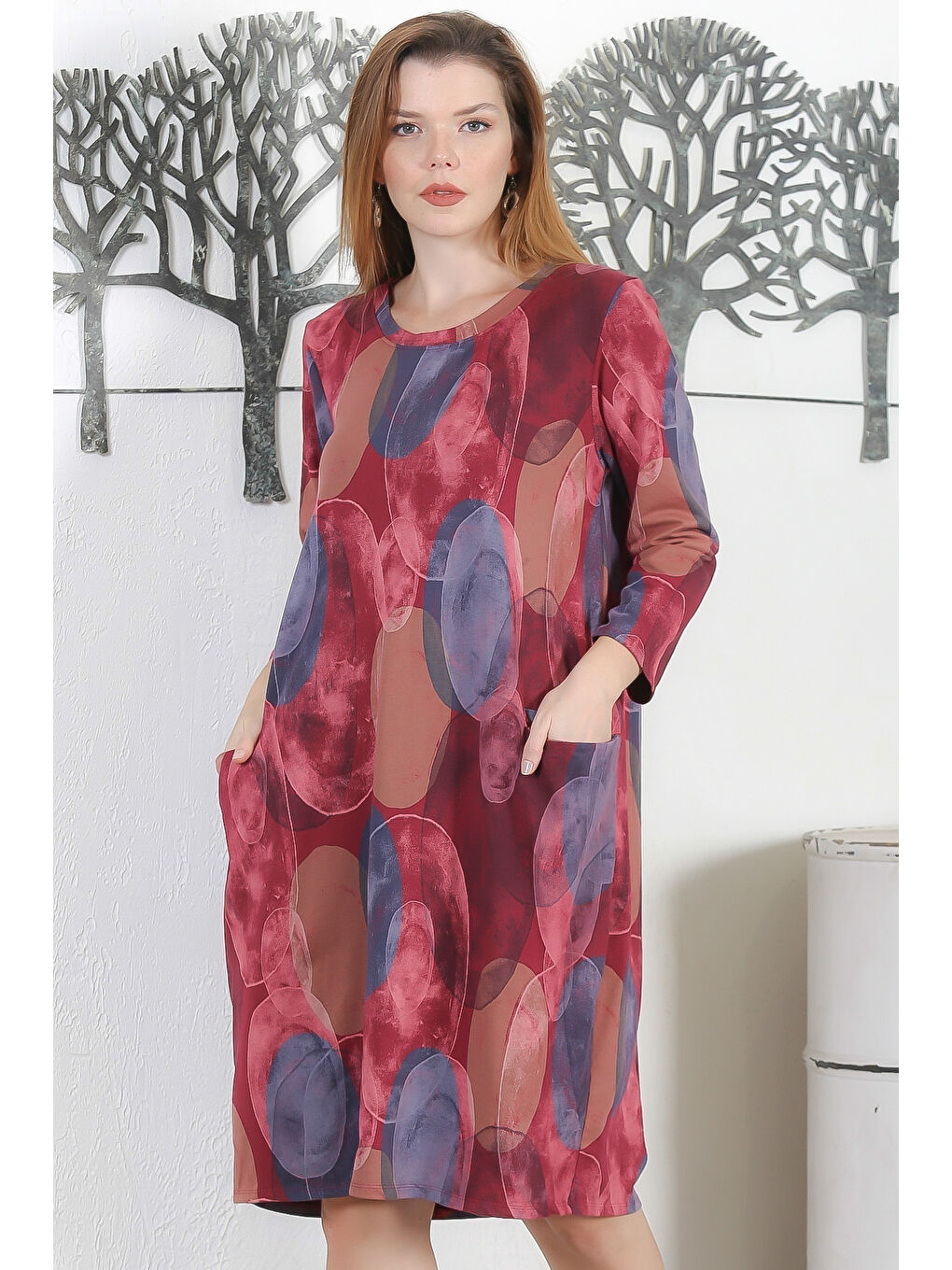 İtalyan Beyaz-Bordo Yuvarlak Yaka Uzun Kol Cepli Allover Baskılı 2 İplik Şardonsuz Örme Elbise-1