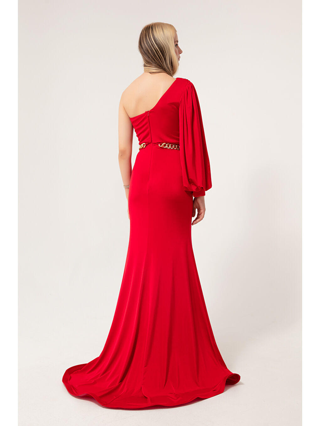 Kadın Kırmızı Tek Omuzlu Zincirli Uzun Abiye Elbise-4