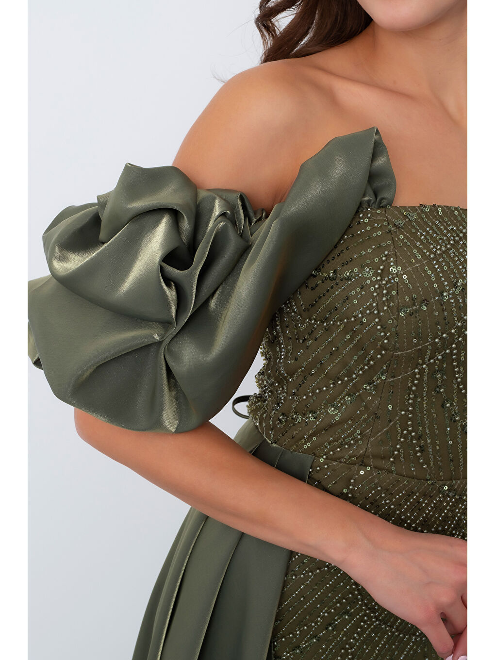 Kadın Haki Kayık Yaka Saten Kuyruklu Uzun Boncuklu Abiye-3