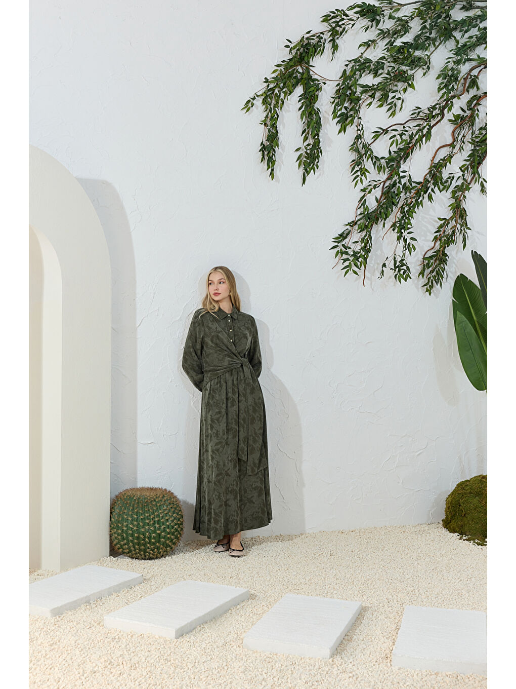 Haki Jakarlı Bağlama Detaylı Elbise