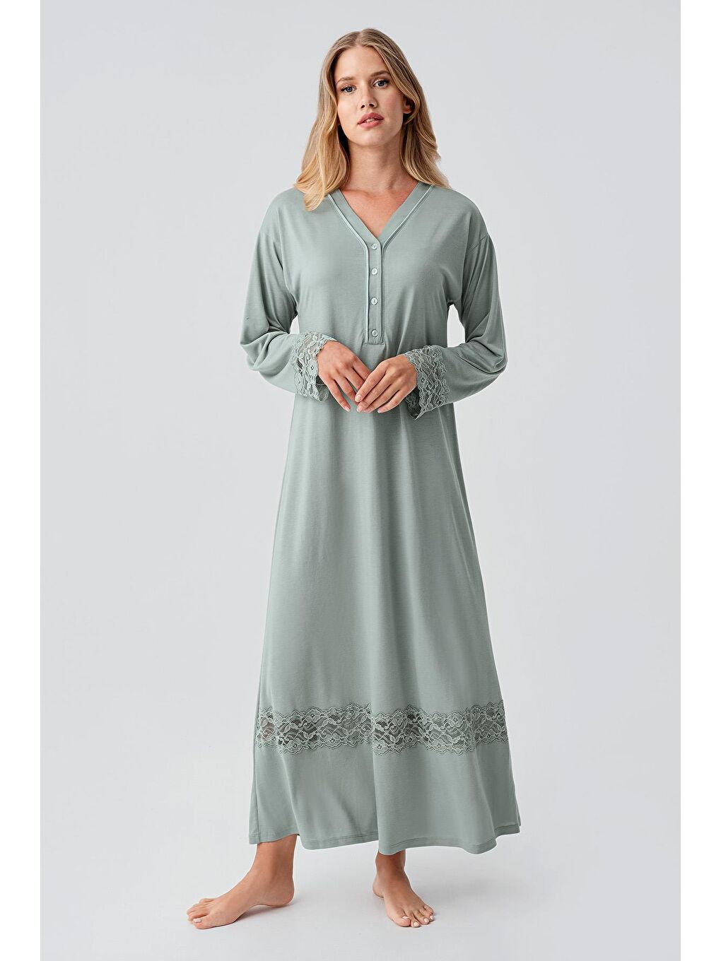 Yeşil Uzun Kollu Dantelli Düğmeli Esnek Viskoz Gecelik 18106-1