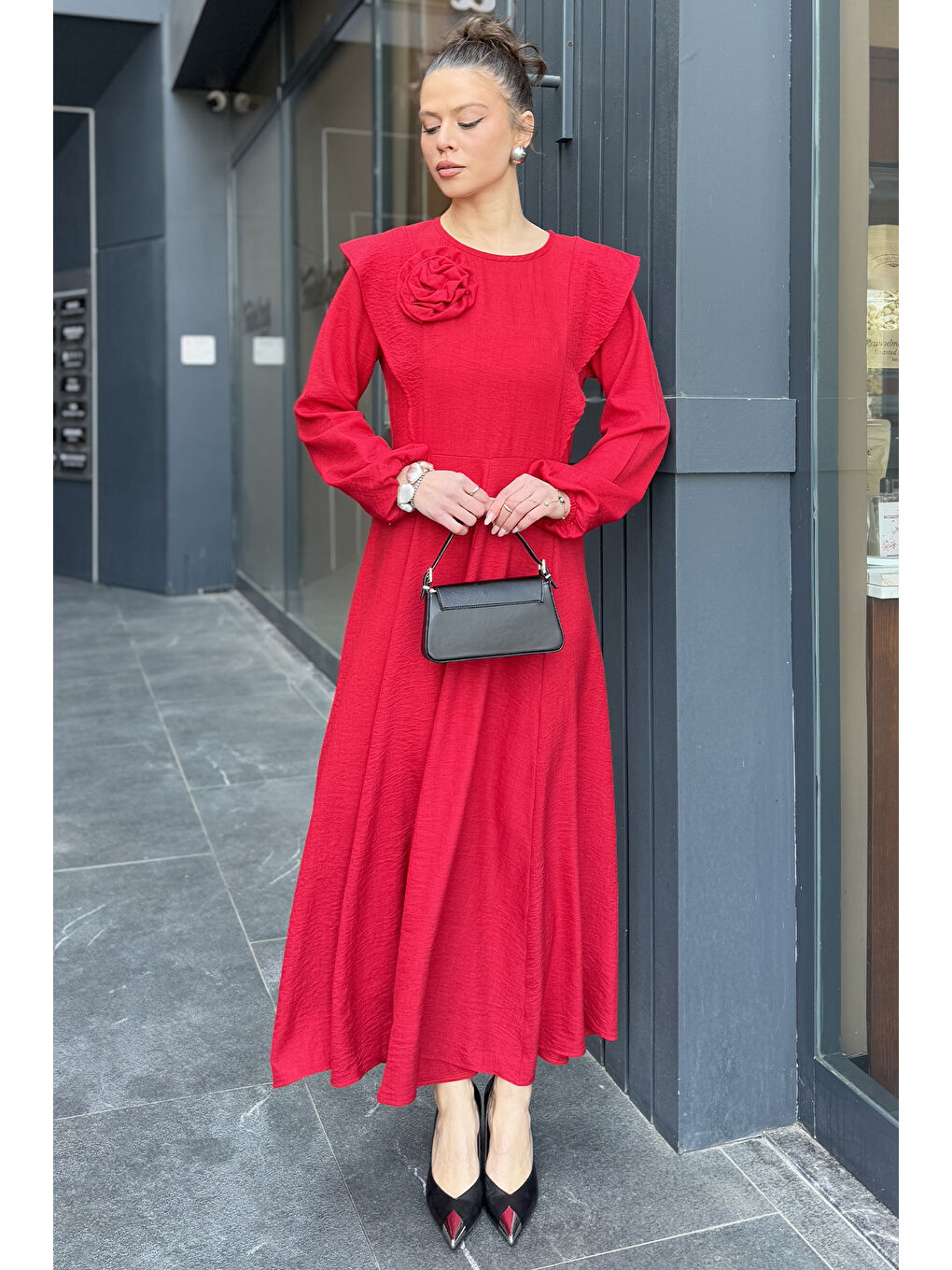 Kırmızı Gül Detaylı Kadın Kloş Elbise-1