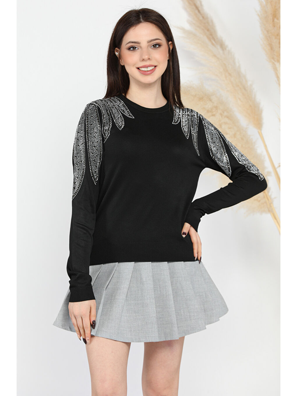 Siyah Taş İşlemeli Bisiklet Yaka Kadın Bluz-1