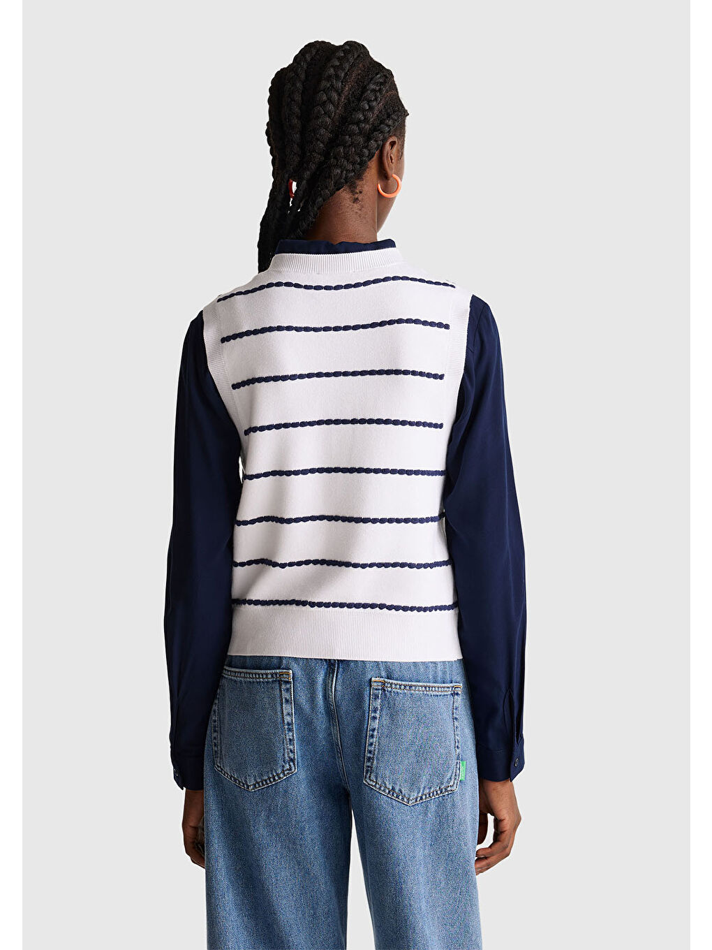 Kadın Ekru-Gri Mix Viskoz ve Akrilik Karışımlı Çizgili Kolsuz Kazak-2