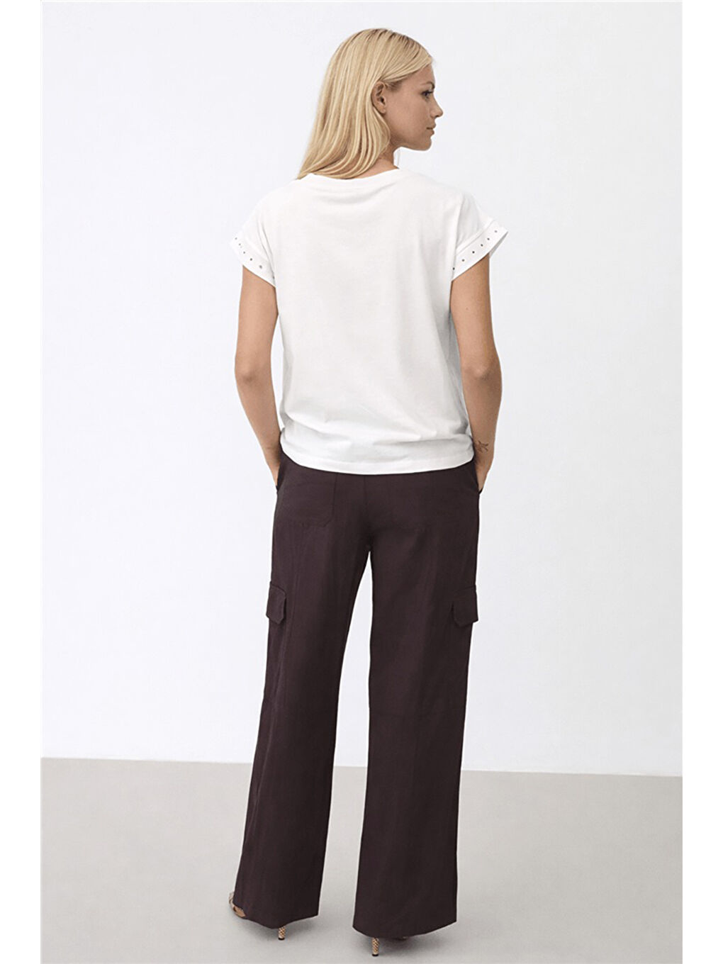 Beyaz Pamuklu Regular Fit V Yaka Kadın Bluz 26Y0034K1-3