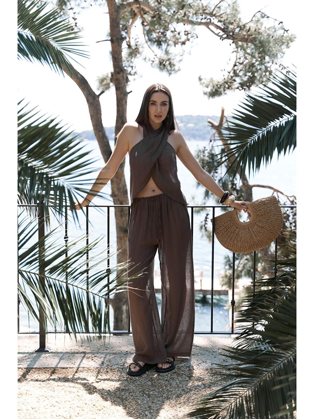 Kahverengi Cadhas Boyundan Bağlamalı Kahve Crop Pantolon Takım-1