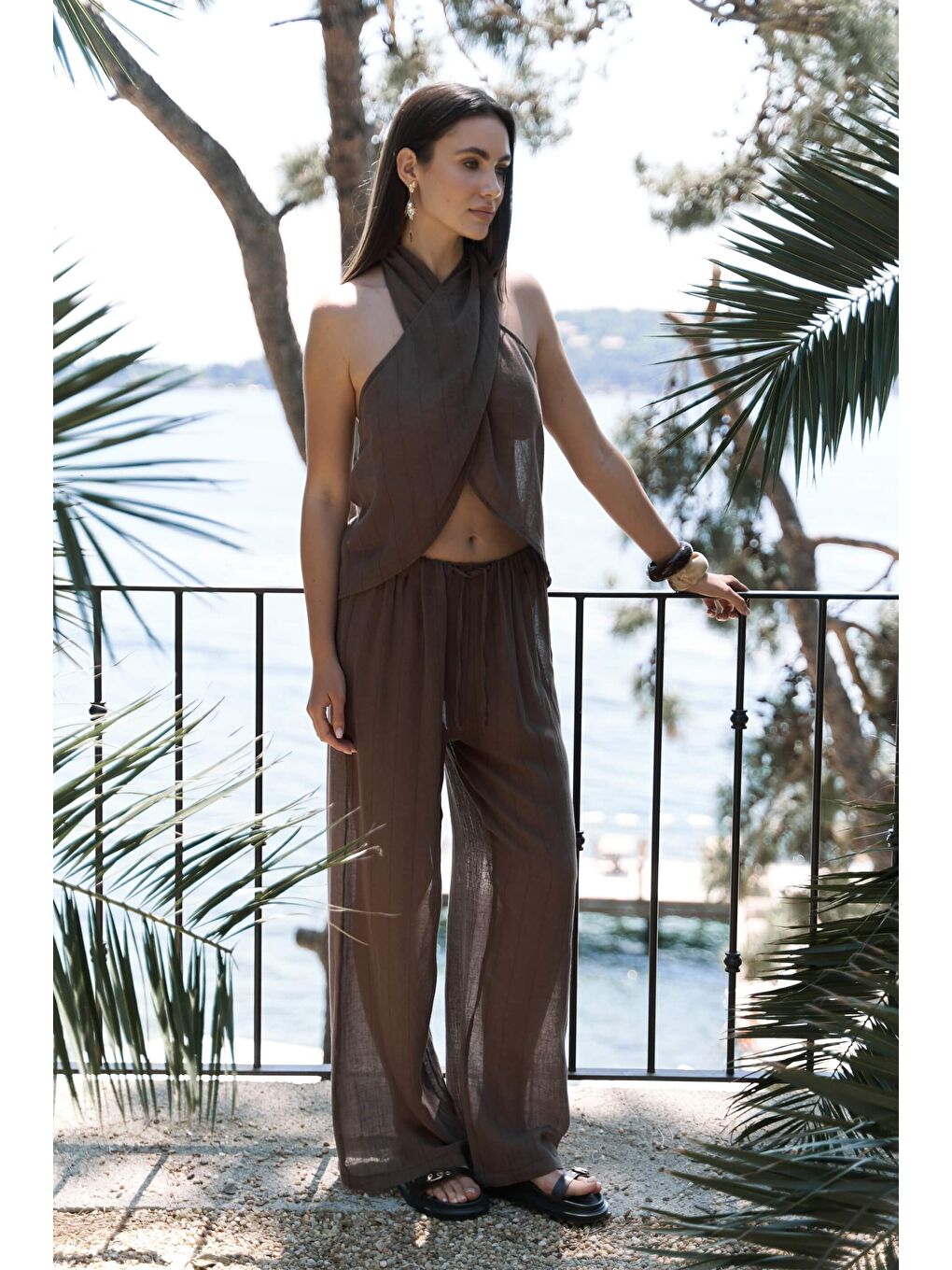 Kahverengi Cadhas Boyundan Bağlamalı Kahve Crop Pantolon Takım-3