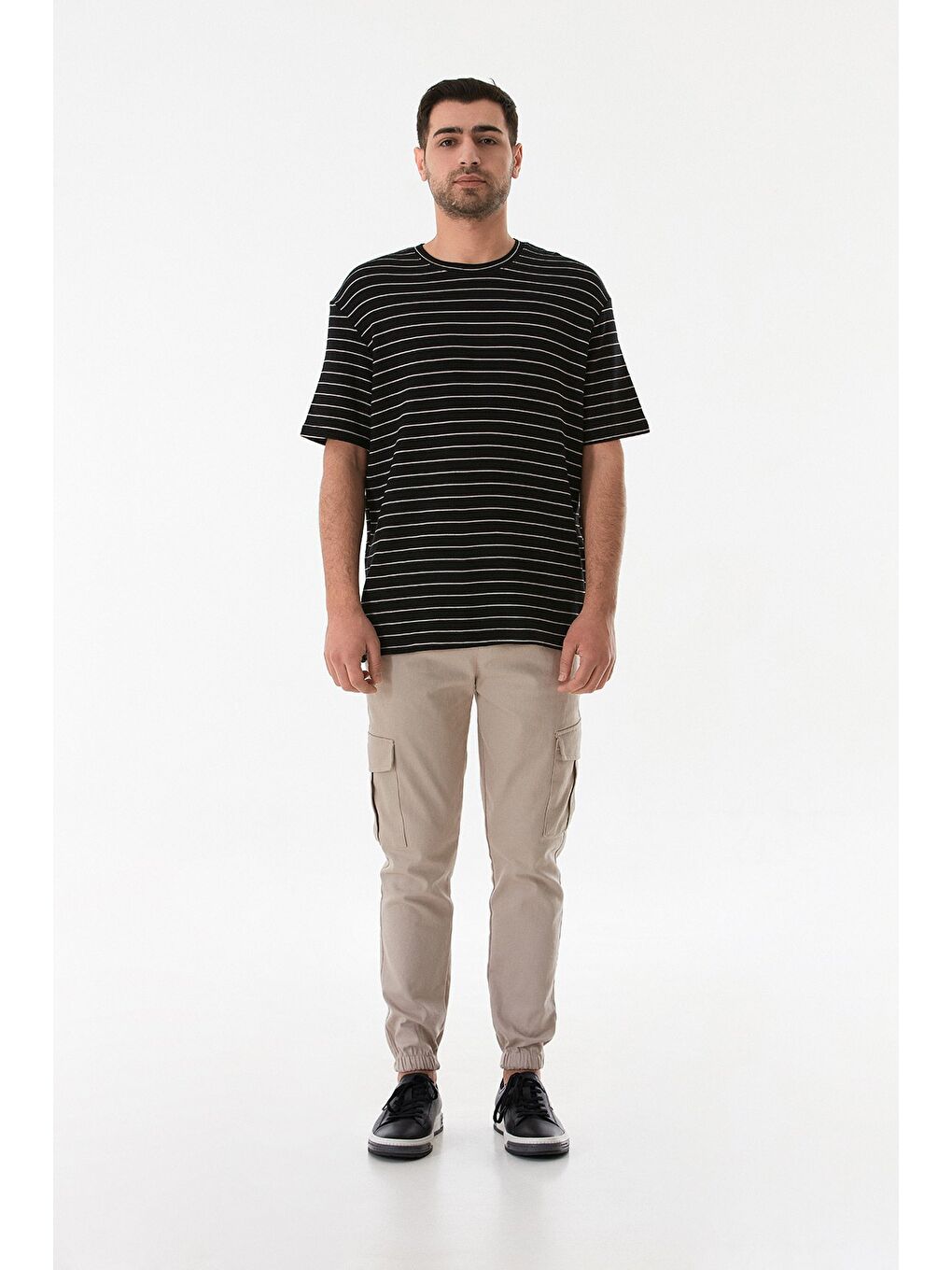 Siyah Çizgili Jakarlı Bisiklet Yaka Tişört