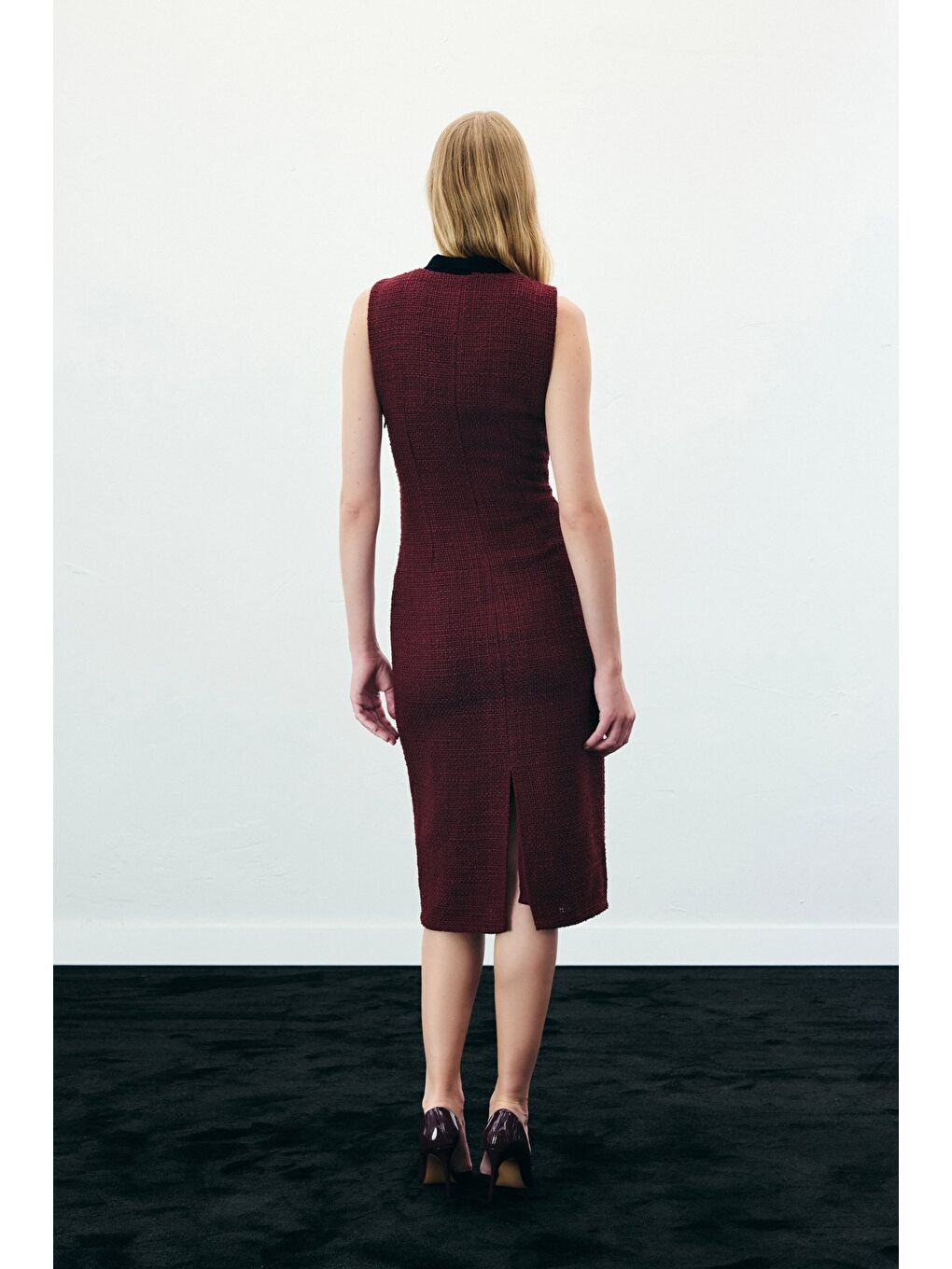 Fularlı Kolsuz Tüvit Elbise - Bordo-7