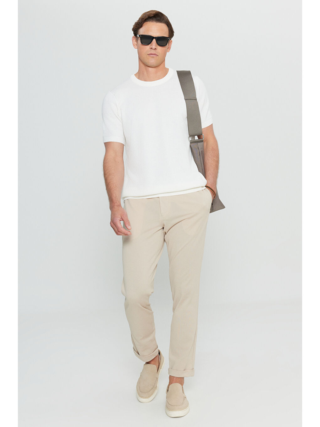 Erkek Ekru %100 Pamuk Standart Fit Normal Kesim Bisiklet Yaka Triko Tişört-1