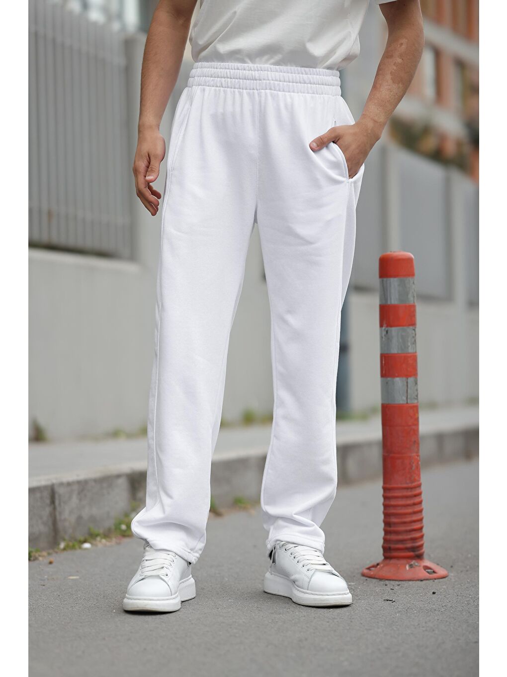 Beyaz Rahat Kesim Erkek Eşofman Altı E6560-2