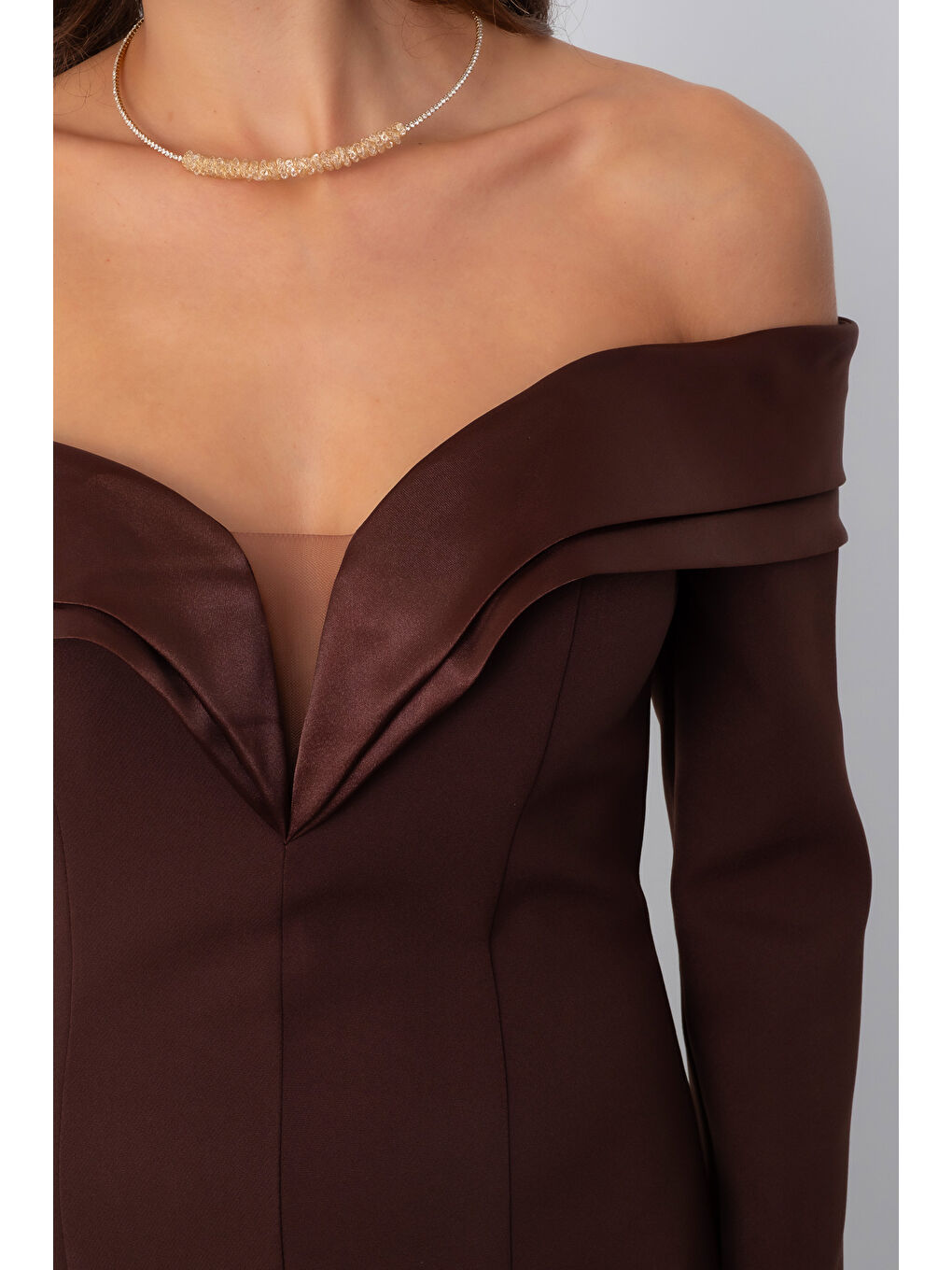 Kadın Kahverengi Kayık Yaka Uzun Balık Abiye Elbise-3