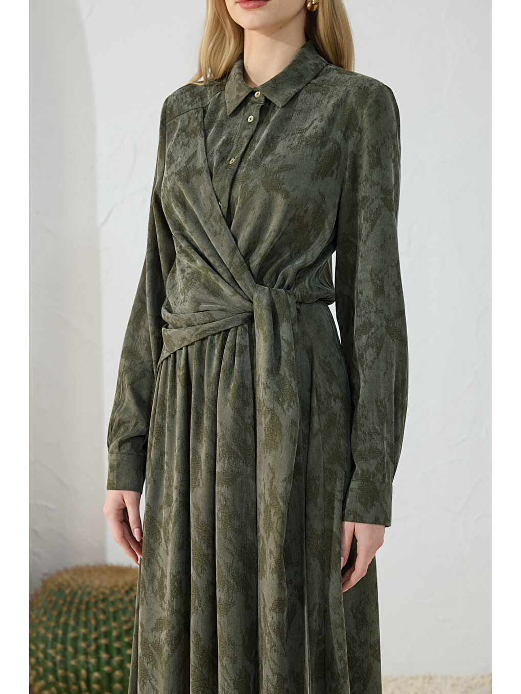 Haki Jakarlı Bağlama Detaylı Elbise-5