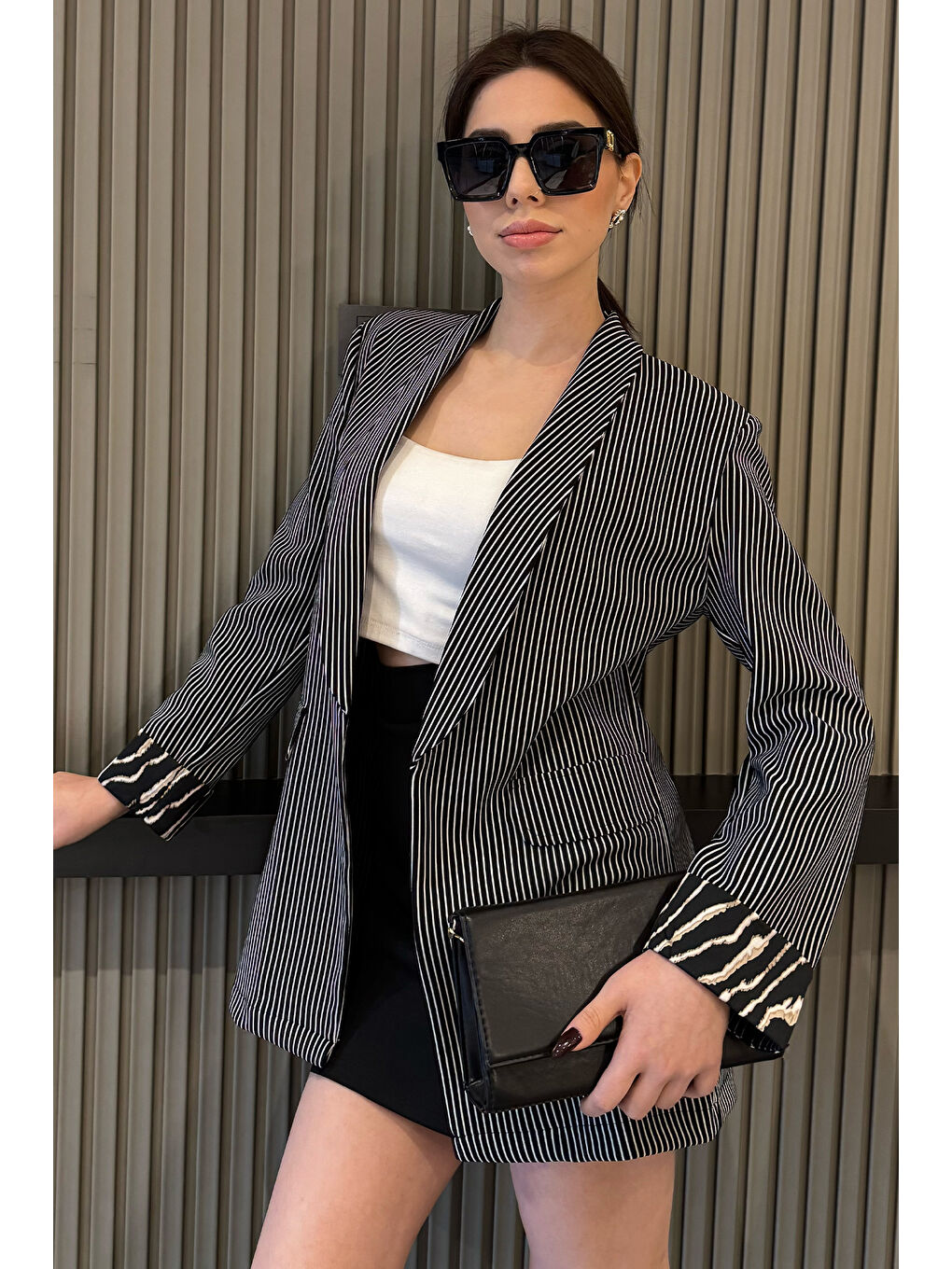 Siyah Kadın Çizgili Kol Detaylı Blazer Ceket