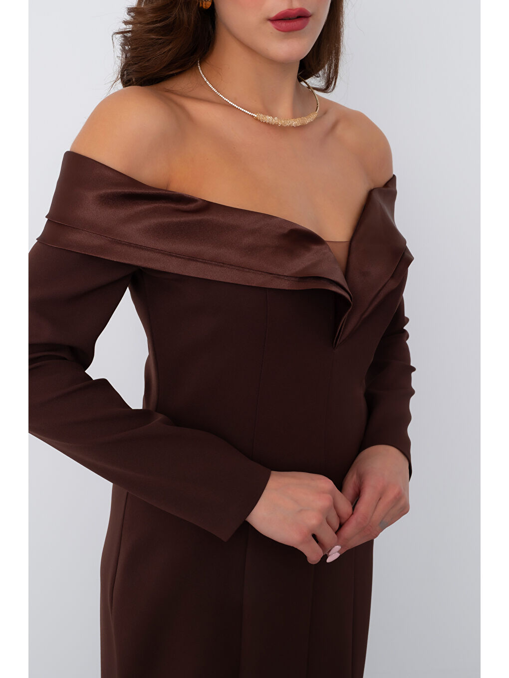 Kadın Kahverengi Kayık Yaka Uzun Balık Abiye Elbise-4