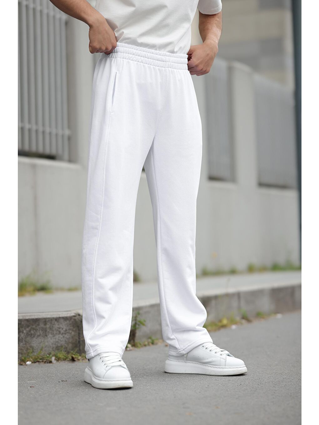 Beyaz Rahat Kesim Erkek Eşofman Altı E6560-4