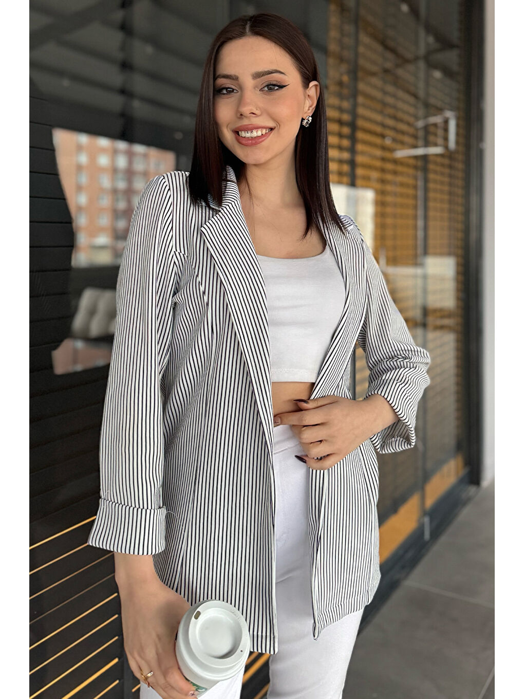 Beyaz Kadın Çizgili Duble Kol Blazer Ceket-1