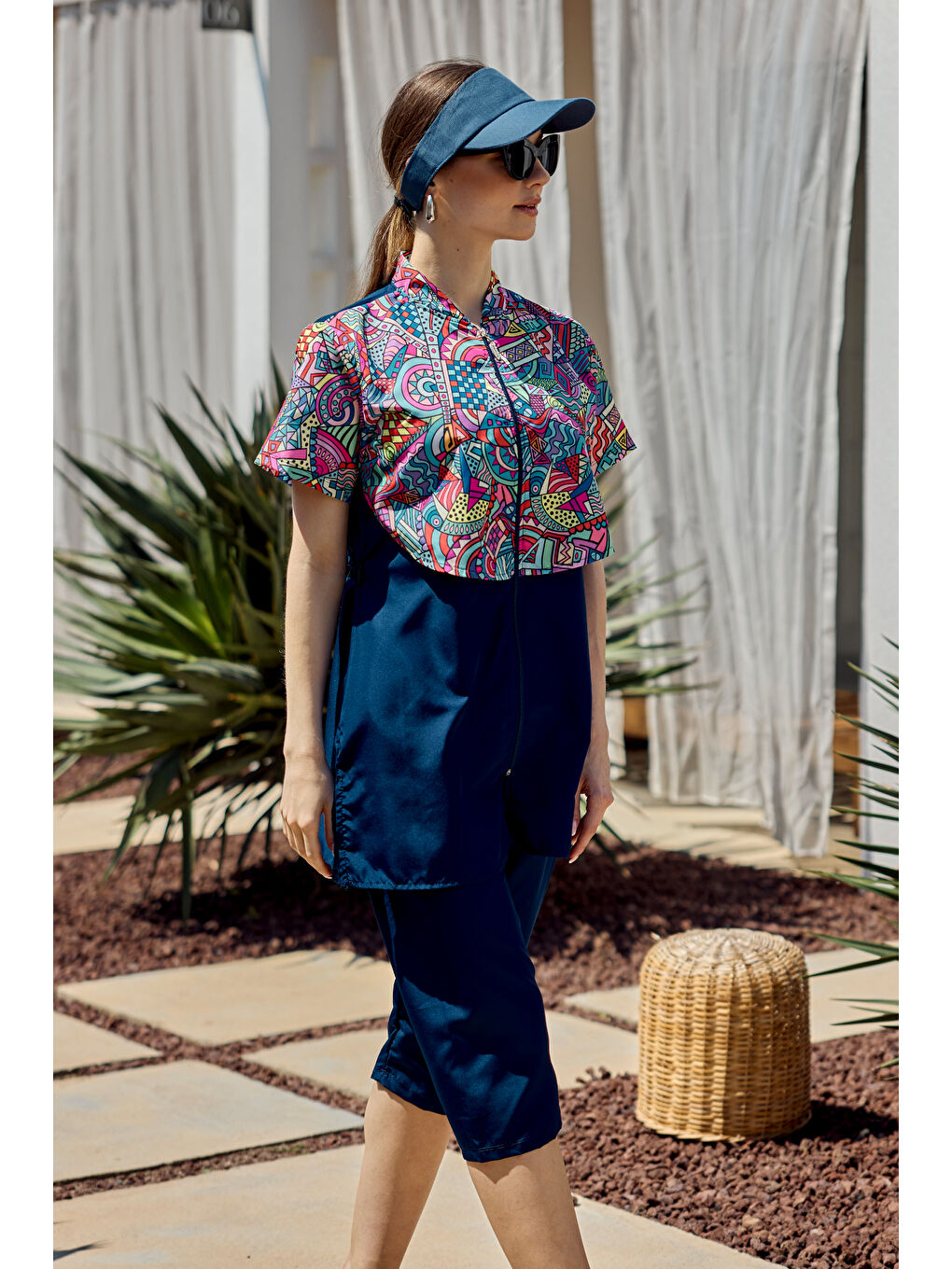 Siyah Önü Kapaklı Paraşüt Kısa Kollu Yarı Kapalı Mayo Nurel R2602-2