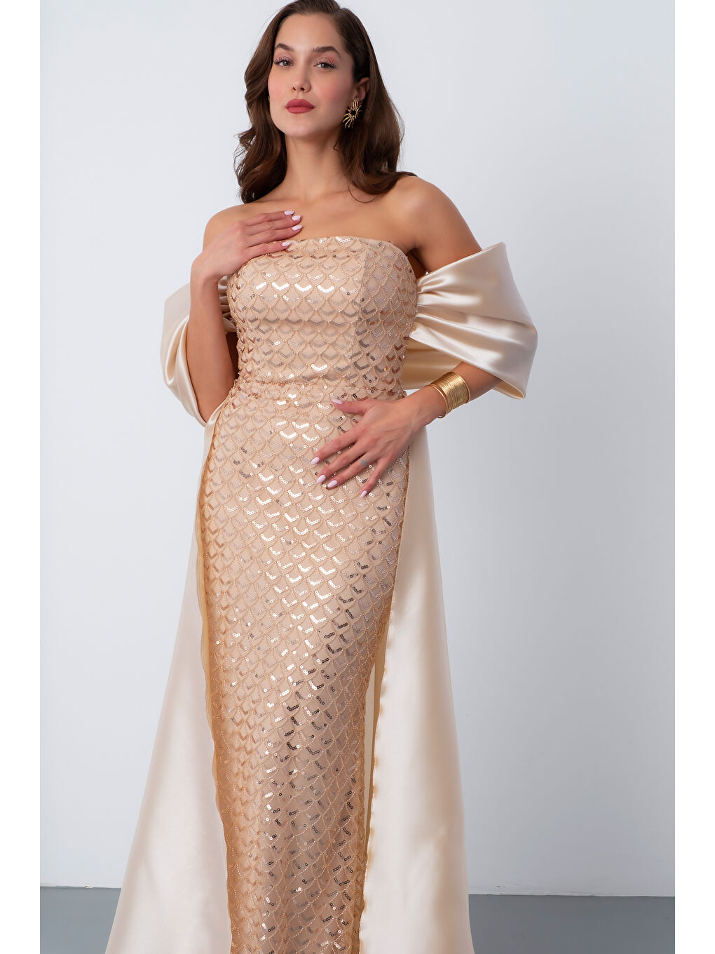 Kadın Bej Straplez Boncuklu Saten Kuyruklu Uzun Abiye-2