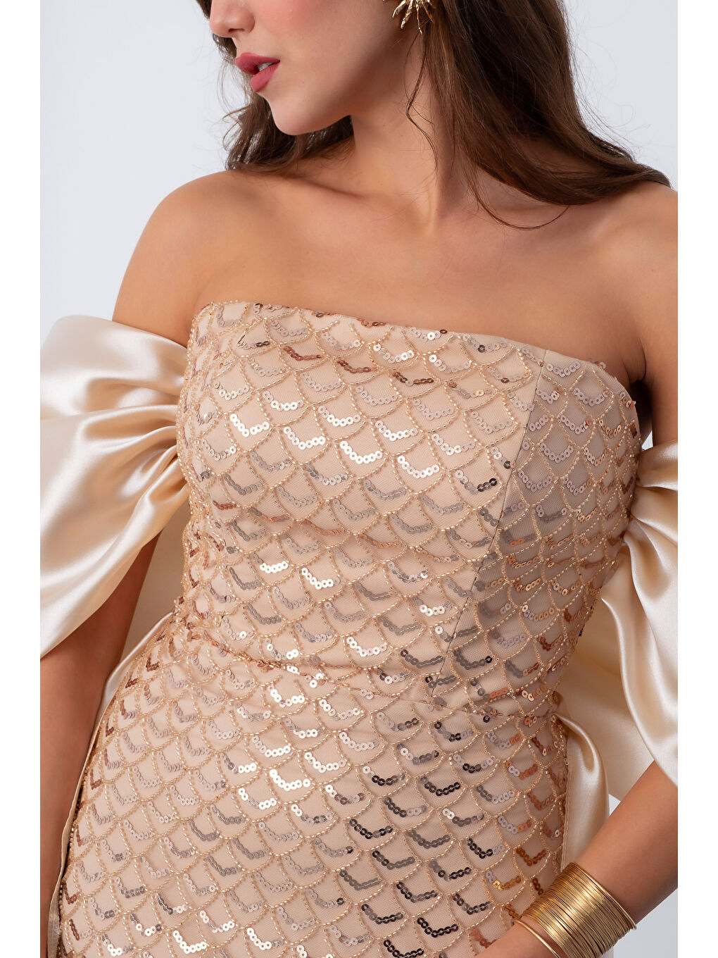 Kadın Bej Straplez Boncuklu Saten Kuyruklu Uzun Abiye-3