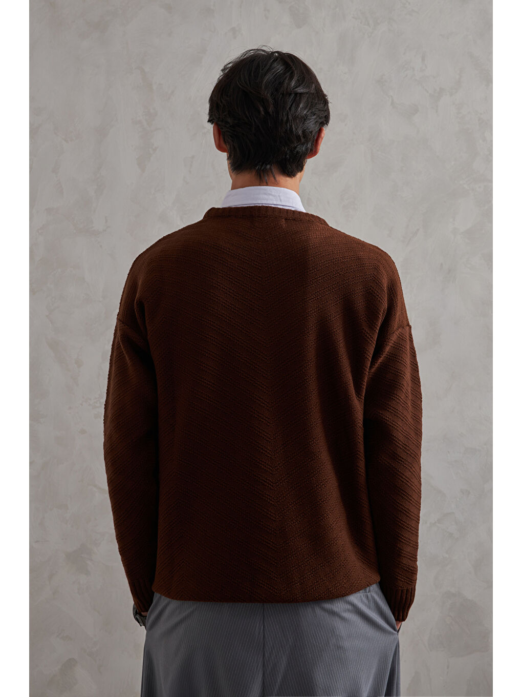 Kahverengi Erkek Bisiklet Yaka Oversize Ters Örgü Desen Kazak-2