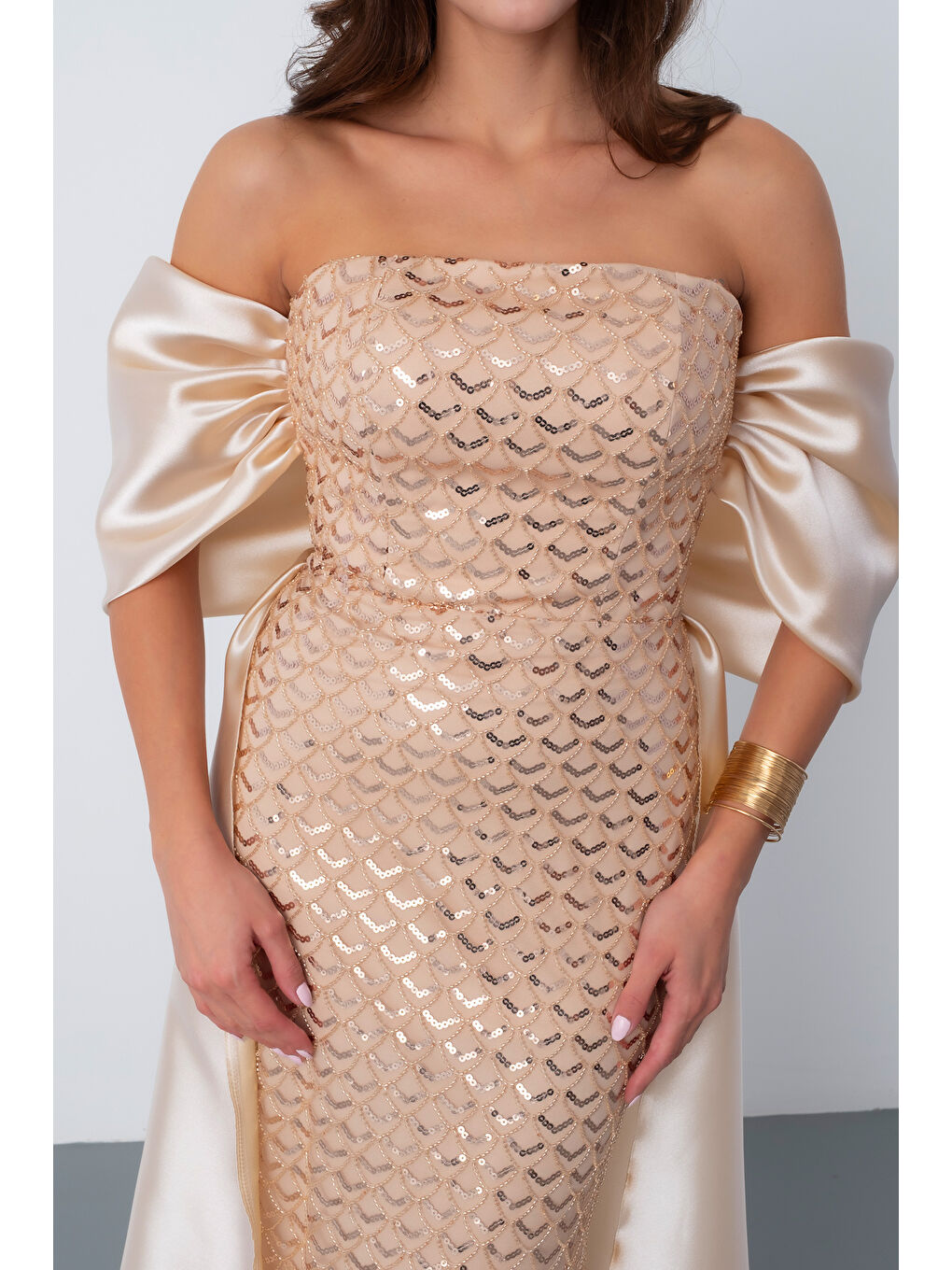 Kadın Bej Straplez Boncuklu Saten Kuyruklu Uzun Abiye-4
