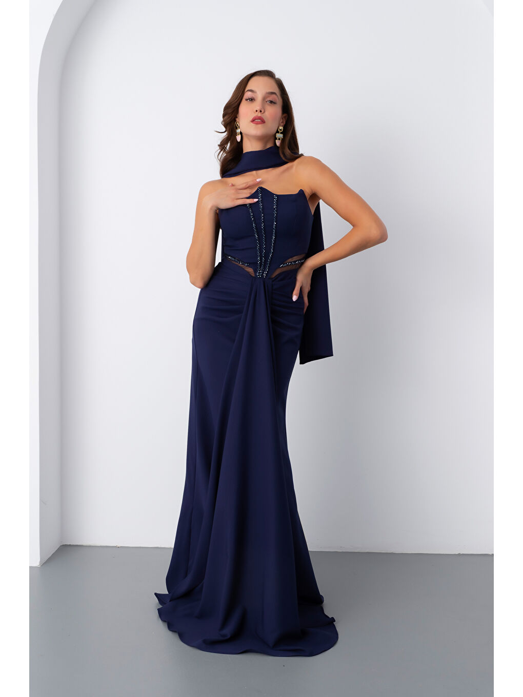 Kadın Lacivert Taş İşlemeli Straplez Uzun Abiye Elbise-1