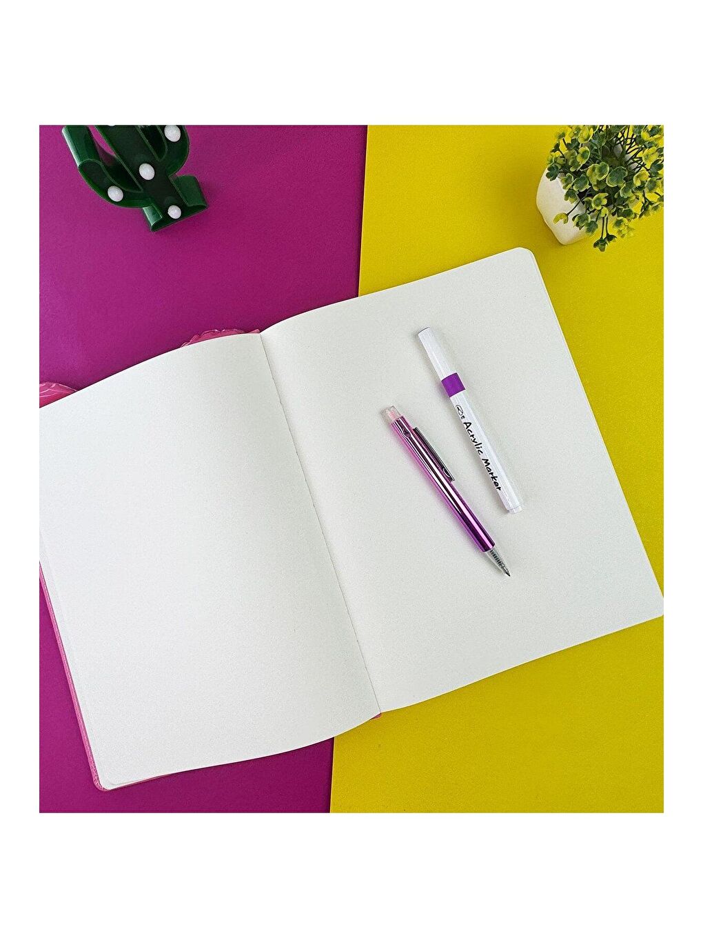 Sevimli Pembe Ayı Tasarımlı A4 Sketchbook   200 Sayfa Kalın Kağıtlı Defter-1