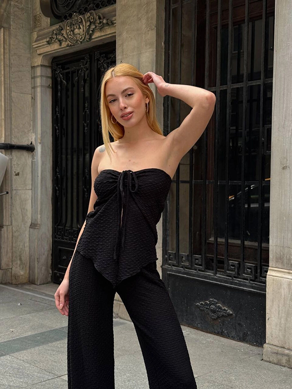 Kadın Siyah Boyundan Bağlamalı Staplez Bluz HZL25S-ZK13581-3