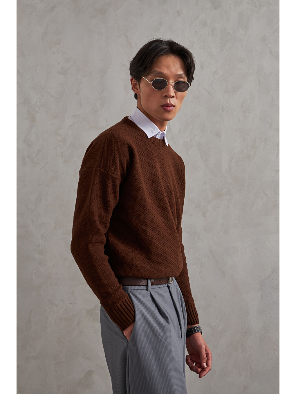 Kahverengi Erkek Bisiklet Yaka Oversize Ters Örgü Desen Kazak-6