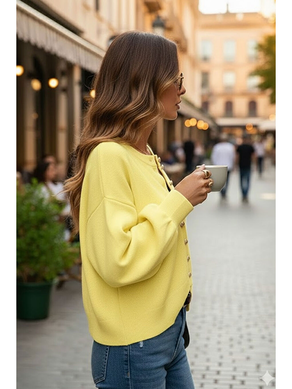 Sarı Yumuşak Dokulu Mücevher Düğmeli Ceket Görünümlü Triko Hırka-1