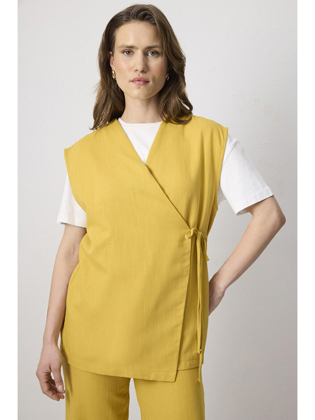 Sarı Doğal Dokulu Kruvaze Yelek Pantolon Takım-1