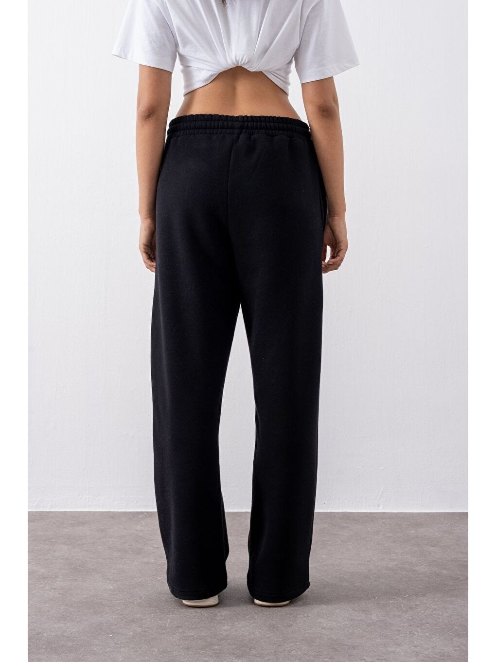 Kadın Chill Bol Paça Siyah Eşofman Alt-4