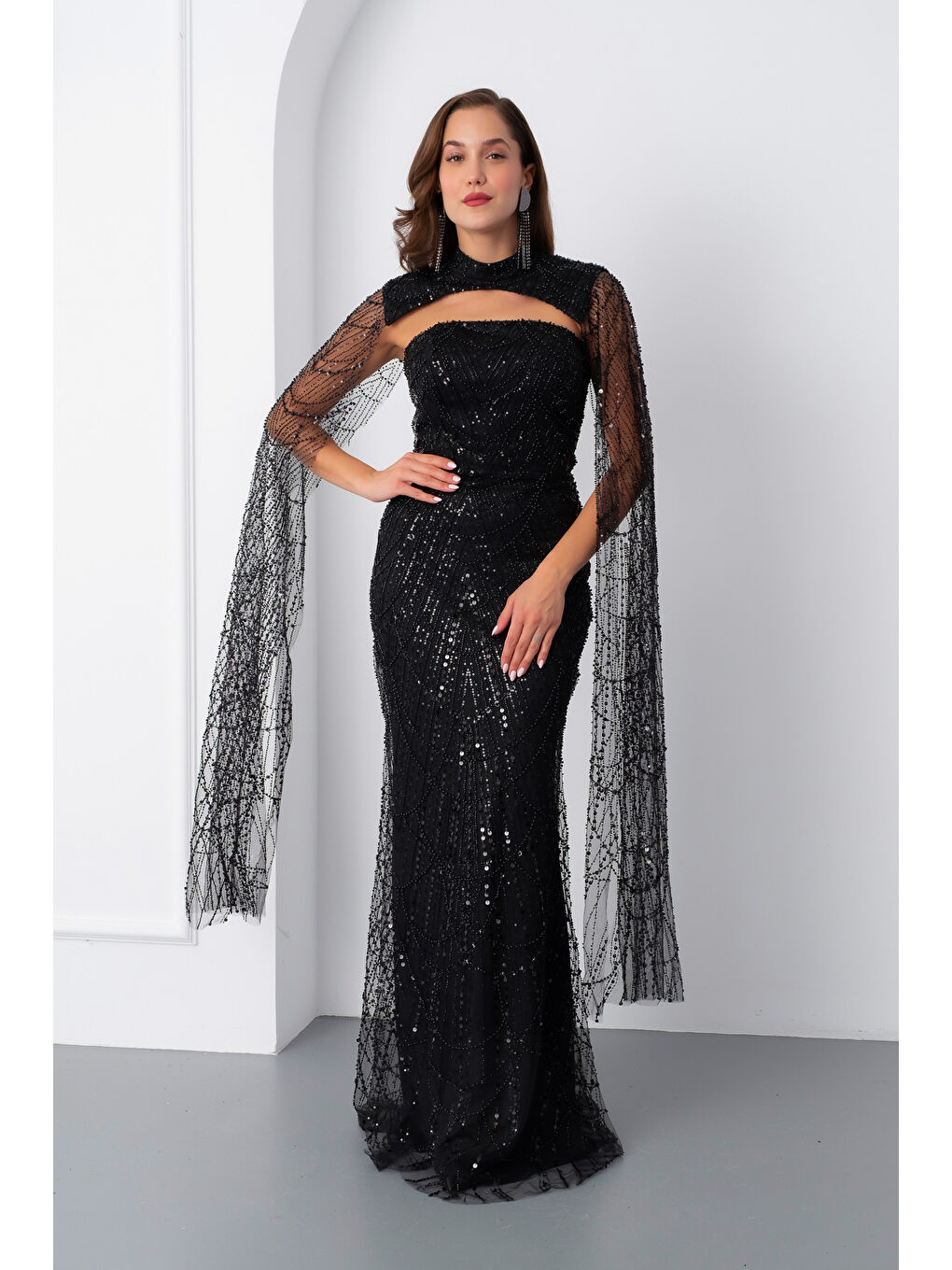 Kadın Siyah Şallı Uzun Kol Dik Yaka Boncuklu Abiye-1