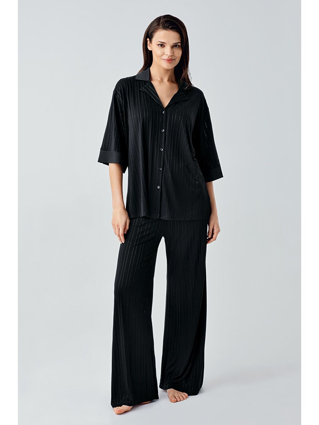 Siyah Truvakar Kol Düğmeli Saten Detaylı Esnek Viskoz Pijama Takım 17202