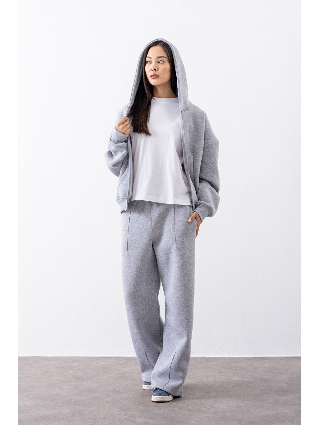 Kadın Chill Bol Paça Gri Eşofman Alt-2