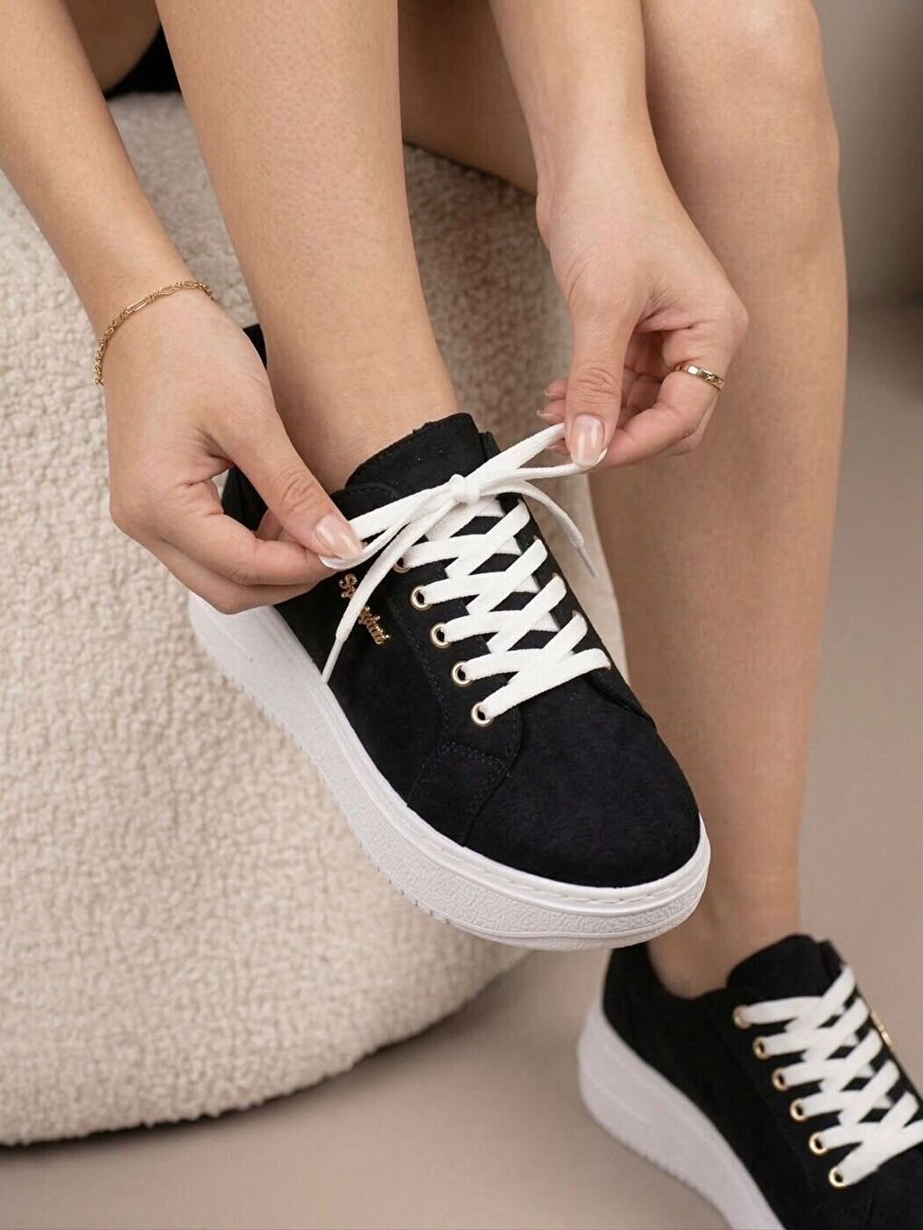 Kadın Less Siyah Süet Kalın Tabanlı Ortopedik Günlük Sneaker-1