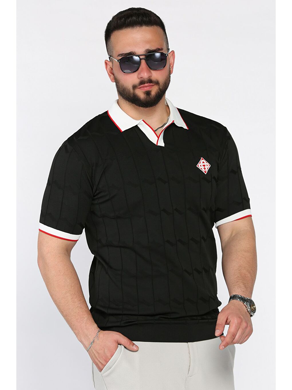 Siyah Polo Yaka Desenli Triko Tişört