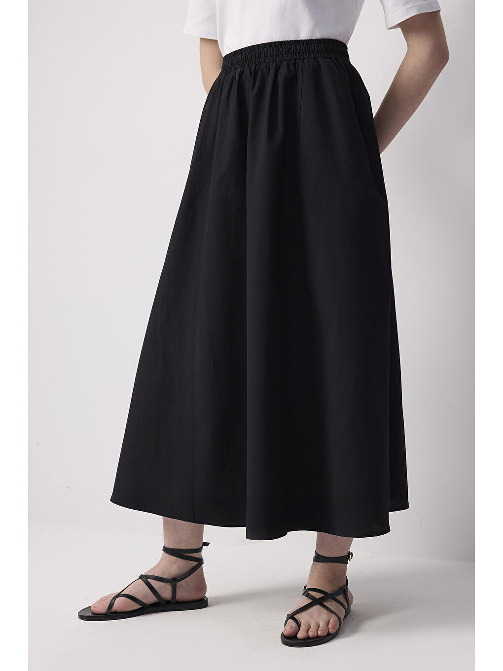 Siyah Beli Büzgülü Dokuma Etek-1