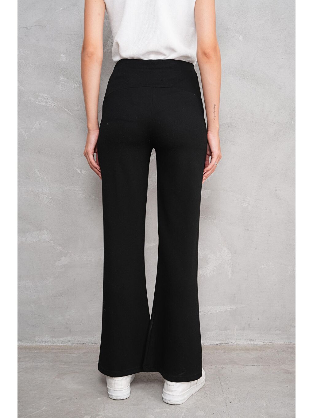 Siyah Hamile ve Lohusa İspanyol Paça Bel Ayarlanabilir Modal Kumaş Eşofman Altı-4