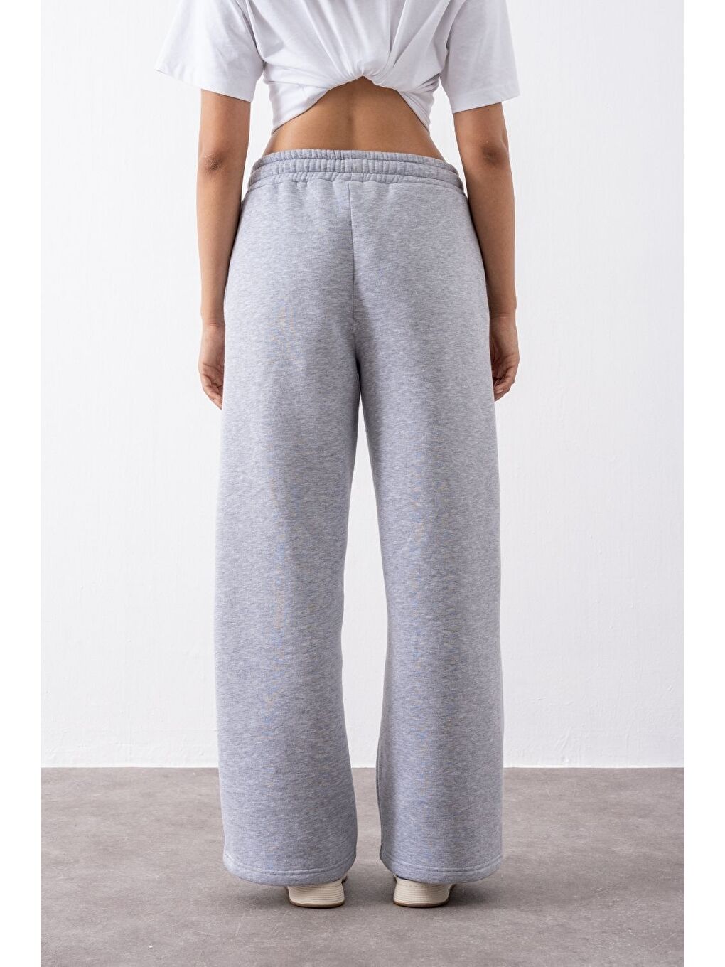 Kadın Chill Bol Paça Gri Eşofman Alt-4
