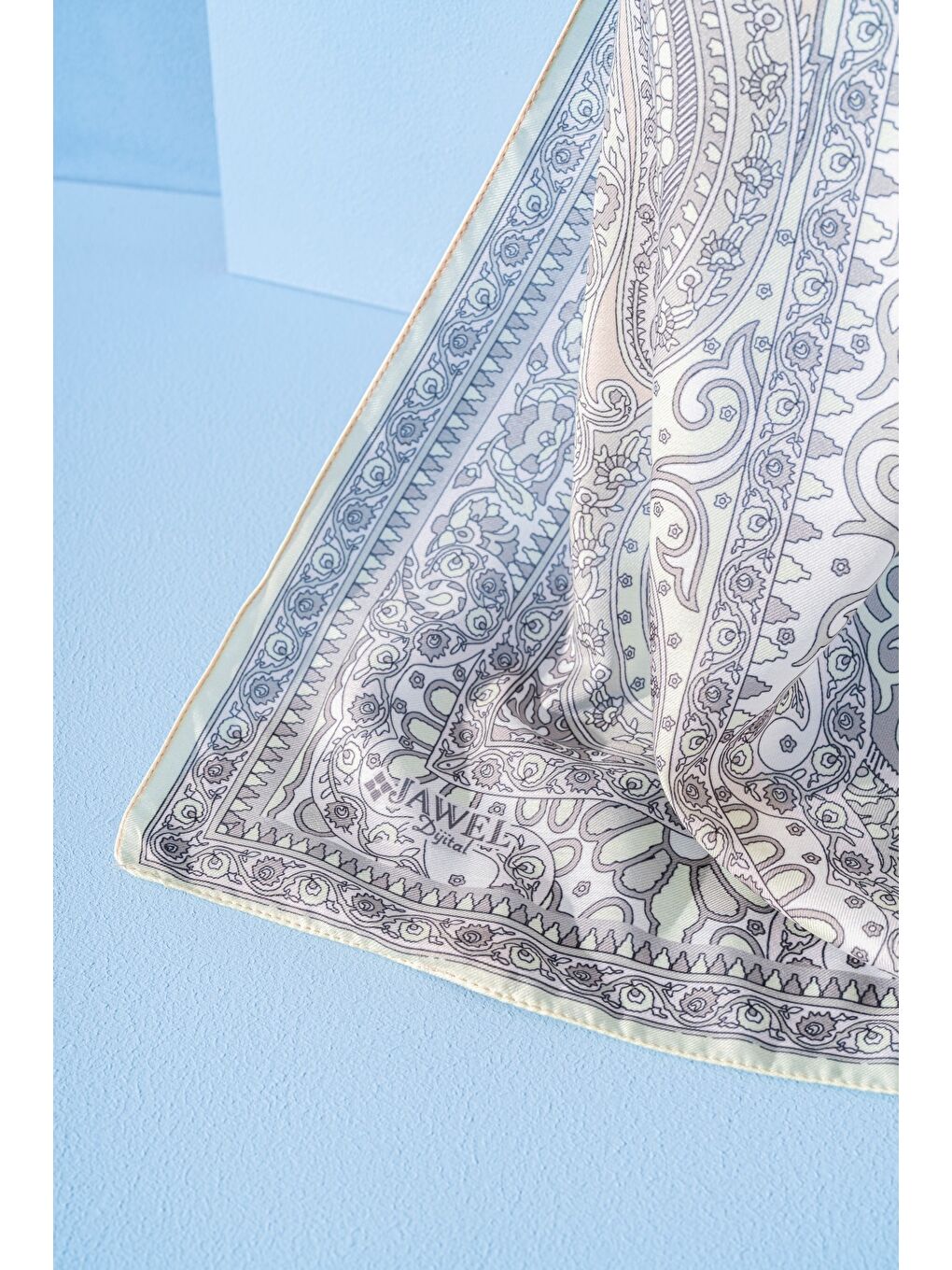 Yeşil Kadın Etnik Desen Soft Tlos Şal-1