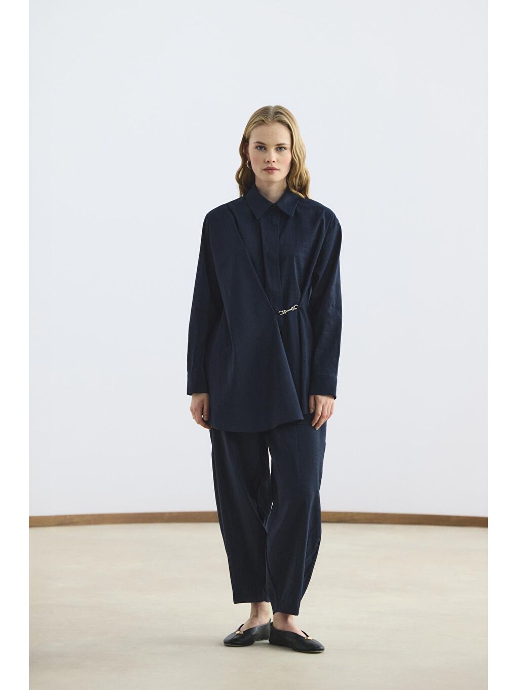 Toka Detaylı Anvelop Gömlek Pantolon Takım Lacivert-1